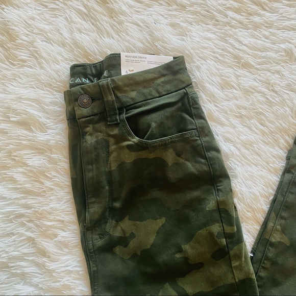 NWT AE Curvy Ripped Camo High Waisted Jegging Jeans - Picture 7 of 15